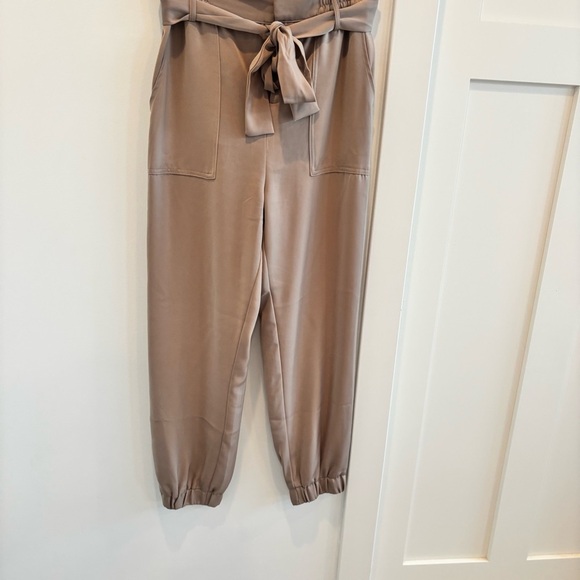 Mustard Seed Boutique Satin Tan Jogger Style Pants With Belt Size Medium - Picture 4 of 13